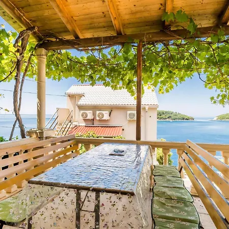 2 Bedroom Gorgeous In Gruda