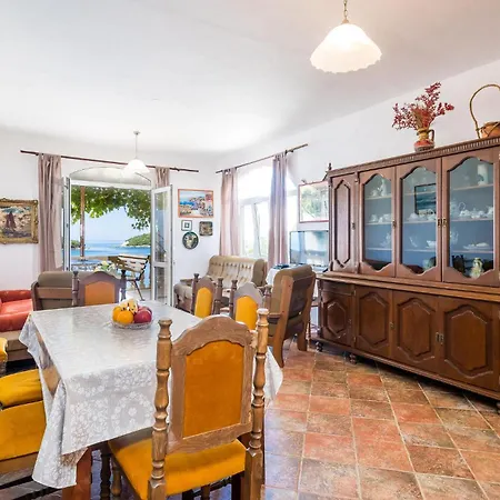 Apartment 2 Bedroom Gorgeous In Gruda