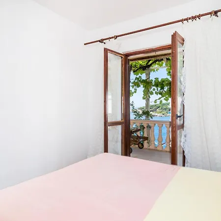 2 Bedroom Gorgeous In Gruda Apartment *