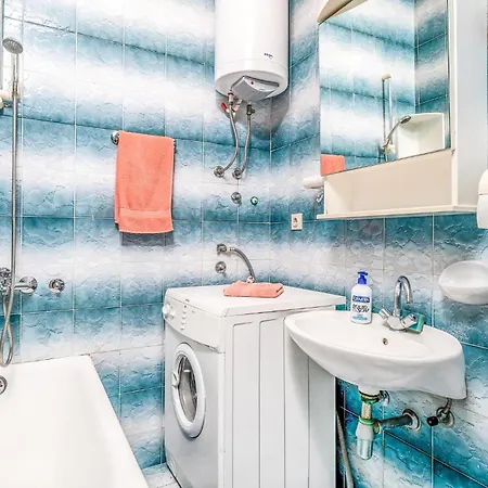 2 Bedroom Gorgeous In Gruda Molunat