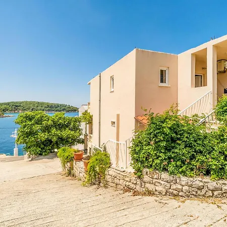 2 Bedroom Gorgeous In Gruda Molunat
