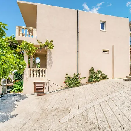 2 Bedroom Gorgeous In Gruda Molunat